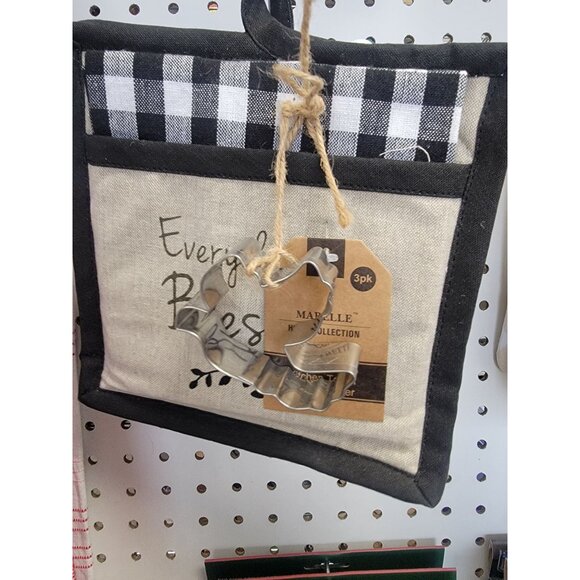 Mabelle 3-Pc Pot Holder Set With Kitchen Towel & Cookie Cutter Everyday Blessing - Picture 2 of 3